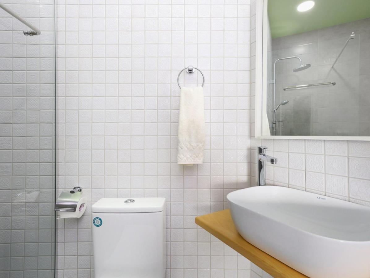 Stay Inn-Apartments On Abovyan 32 เยเรวาน ภายนอก รูปภาพ