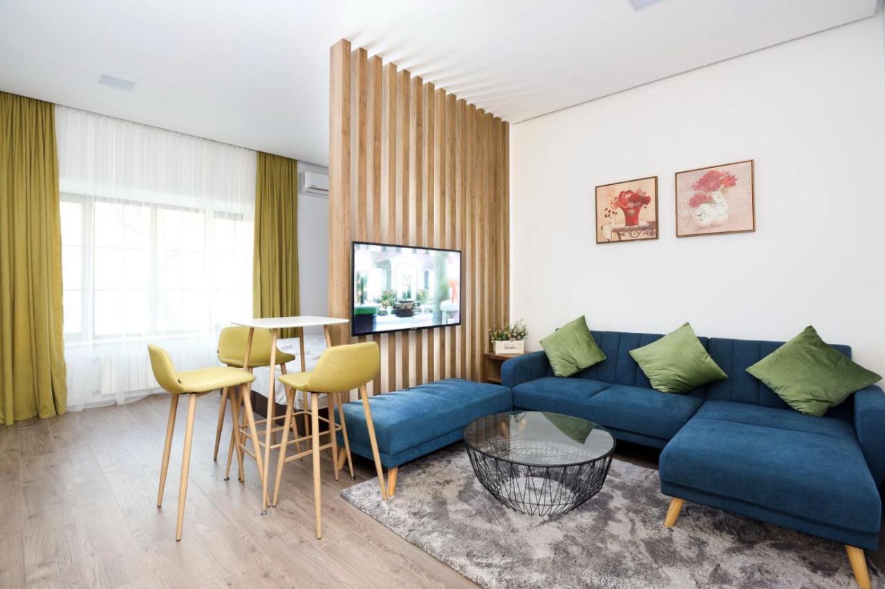 Stay Inn-Apartments On Abovyan 32 เยเรวาน ภายนอก รูปภาพ