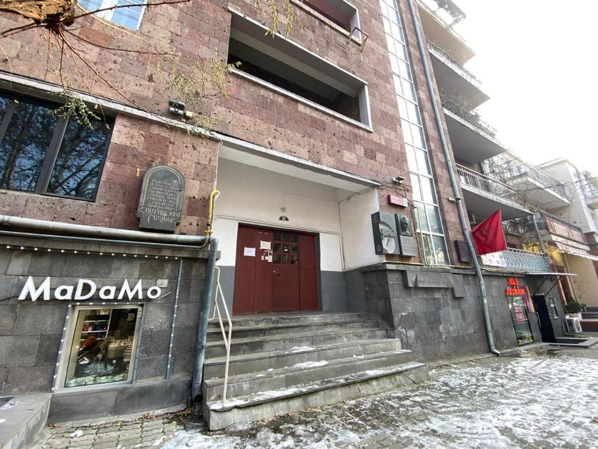 Stay Inn-Apartments On Abovyan 32 เยเรวาน ภายนอก รูปภาพ