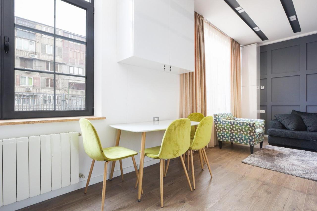 Stay Inn-Apartments On Abovyan 32 เยเรวาน ภายนอก รูปภาพ
