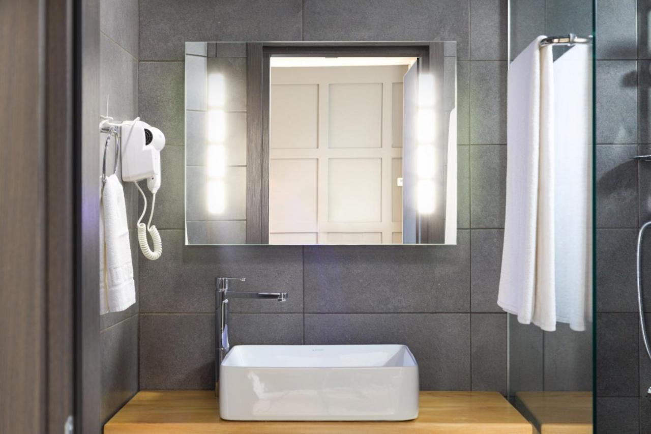 Stay Inn-Apartments On Abovyan 32 เยเรวาน ภายนอก รูปภาพ