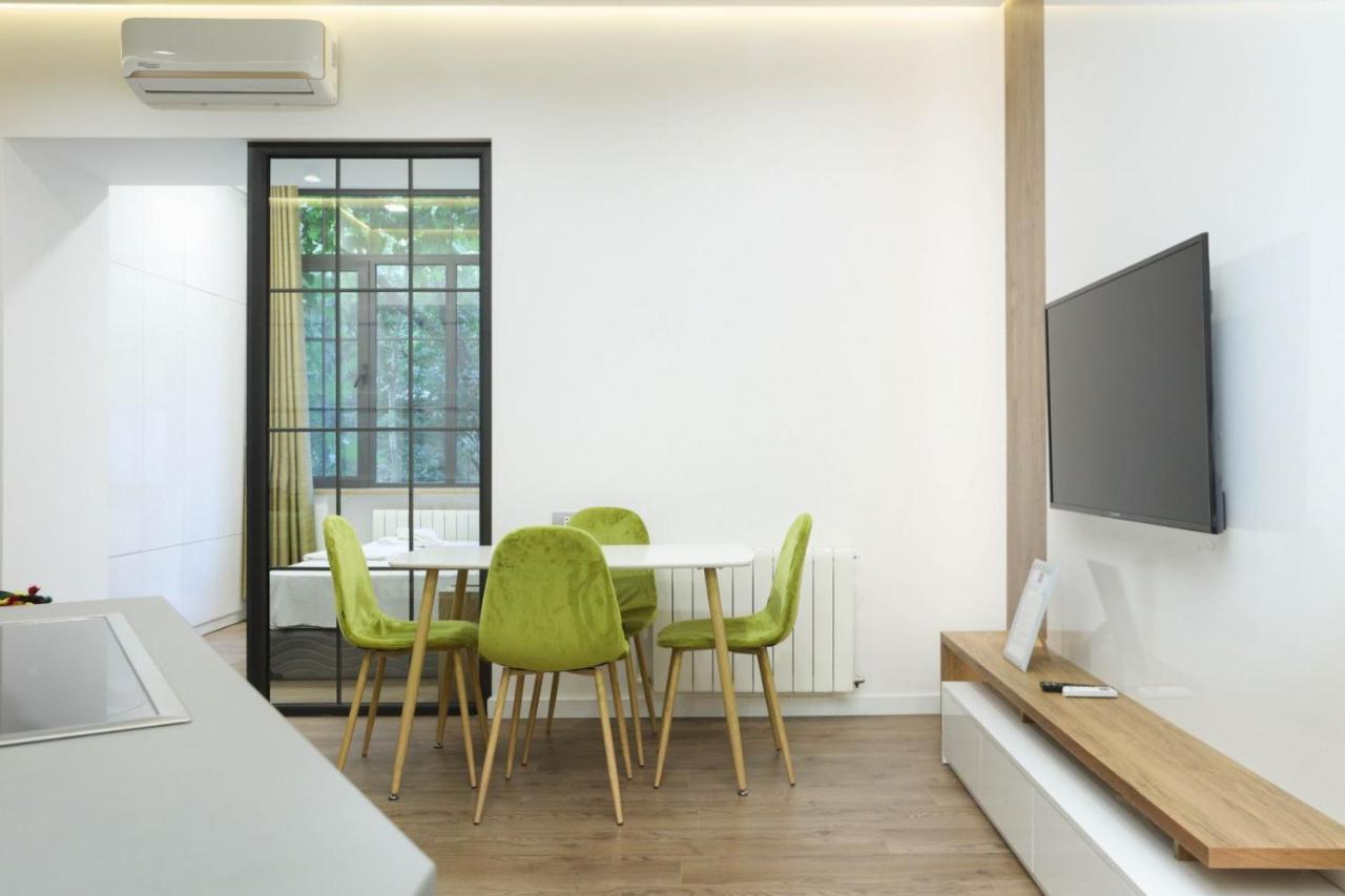 Stay Inn-Apartments On Abovyan 32 เยเรวาน ภายนอก รูปภาพ