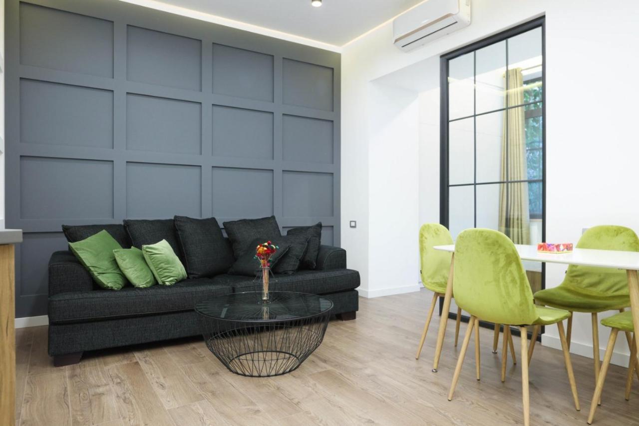 Stay Inn-Apartments On Abovyan 32 เยเรวาน ภายนอก รูปภาพ